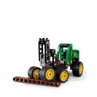 Lego_Technic_John_Deere_1470H_Houtoogstmachine_2